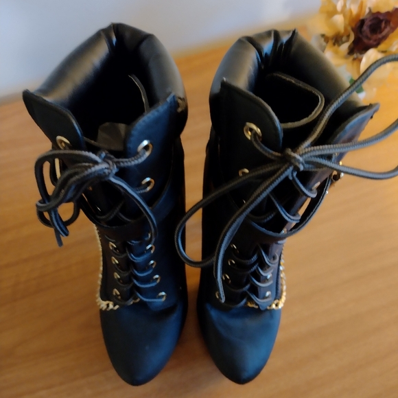 Sheikh Platform lace up booties - Picture 3 of 10
